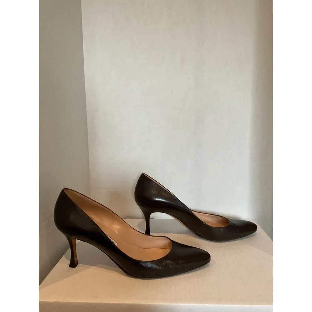 Manolo Blahnik Black Leather Medium Heel Pumps with Almond Toe - Picture 3 of 5